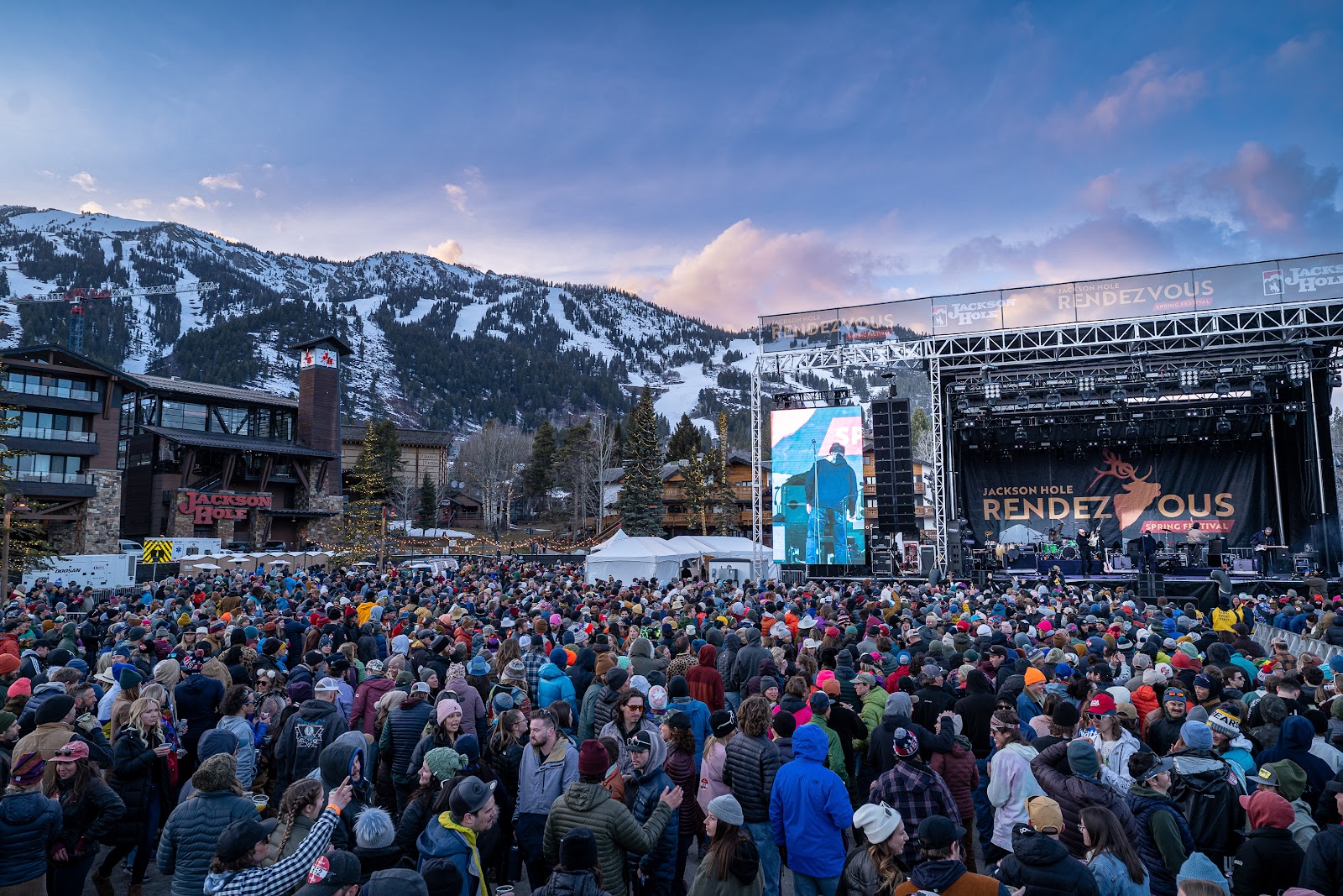 A crowd at the Rendezvous Music Festival.